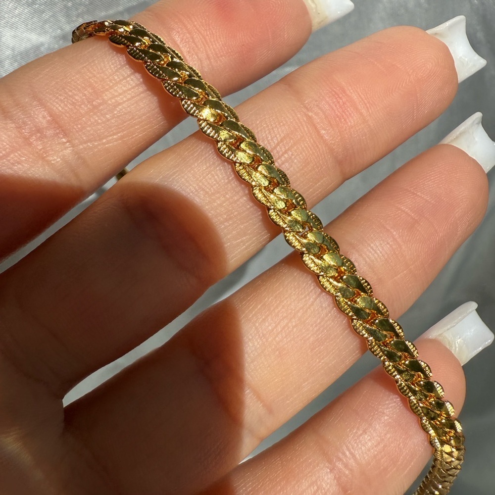 18K Gold plated adjustable Bracelet for Women - Picture 5 of 5